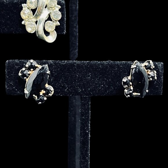 Lot of 5 Silver Tone Screw Back Earrings (5373) - Picture 6 of 8